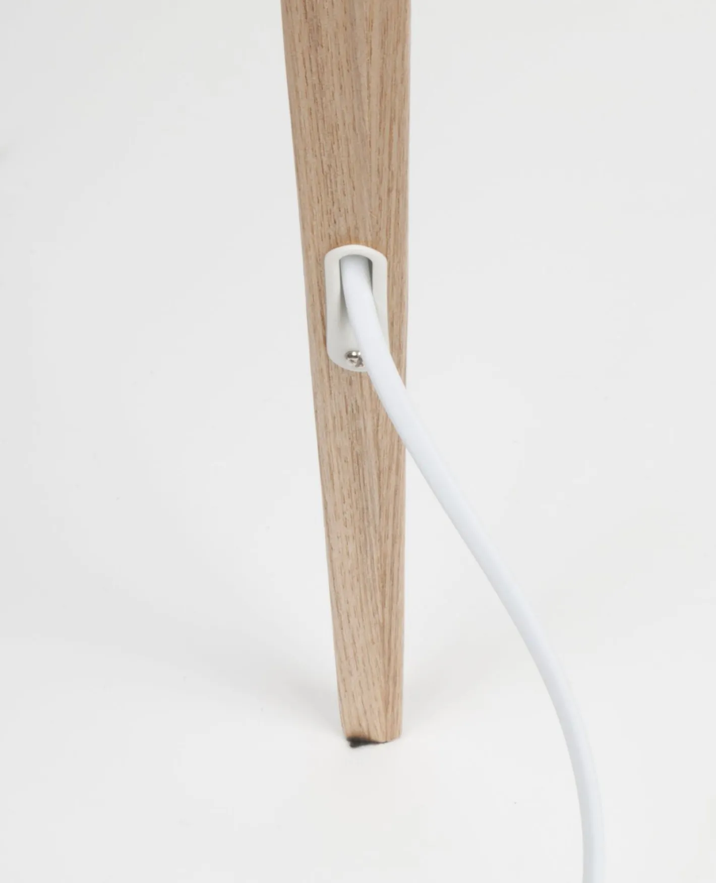 Clearance Zuiver Tripod Wood Vloerlamp White