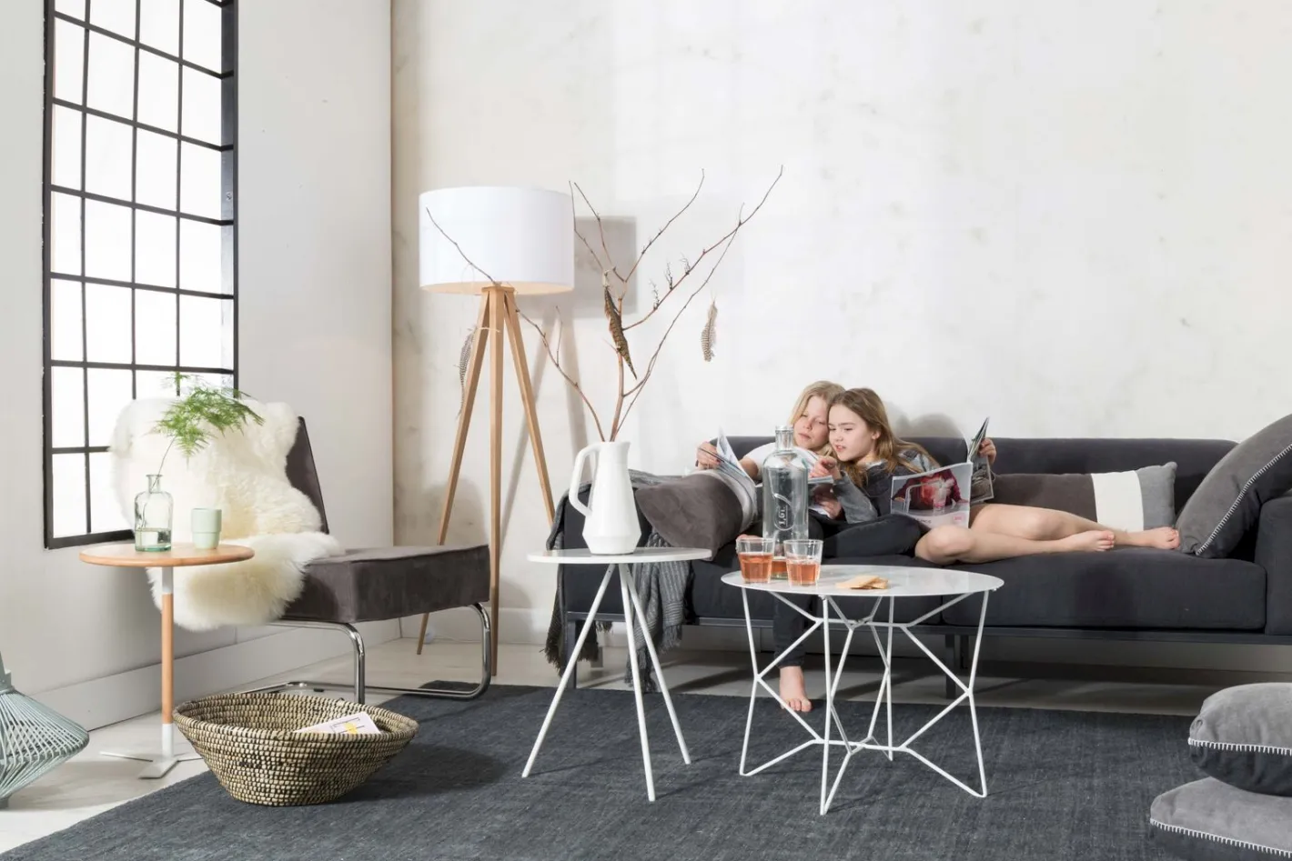 Clearance Zuiver Tripod Wood Vloerlamp White