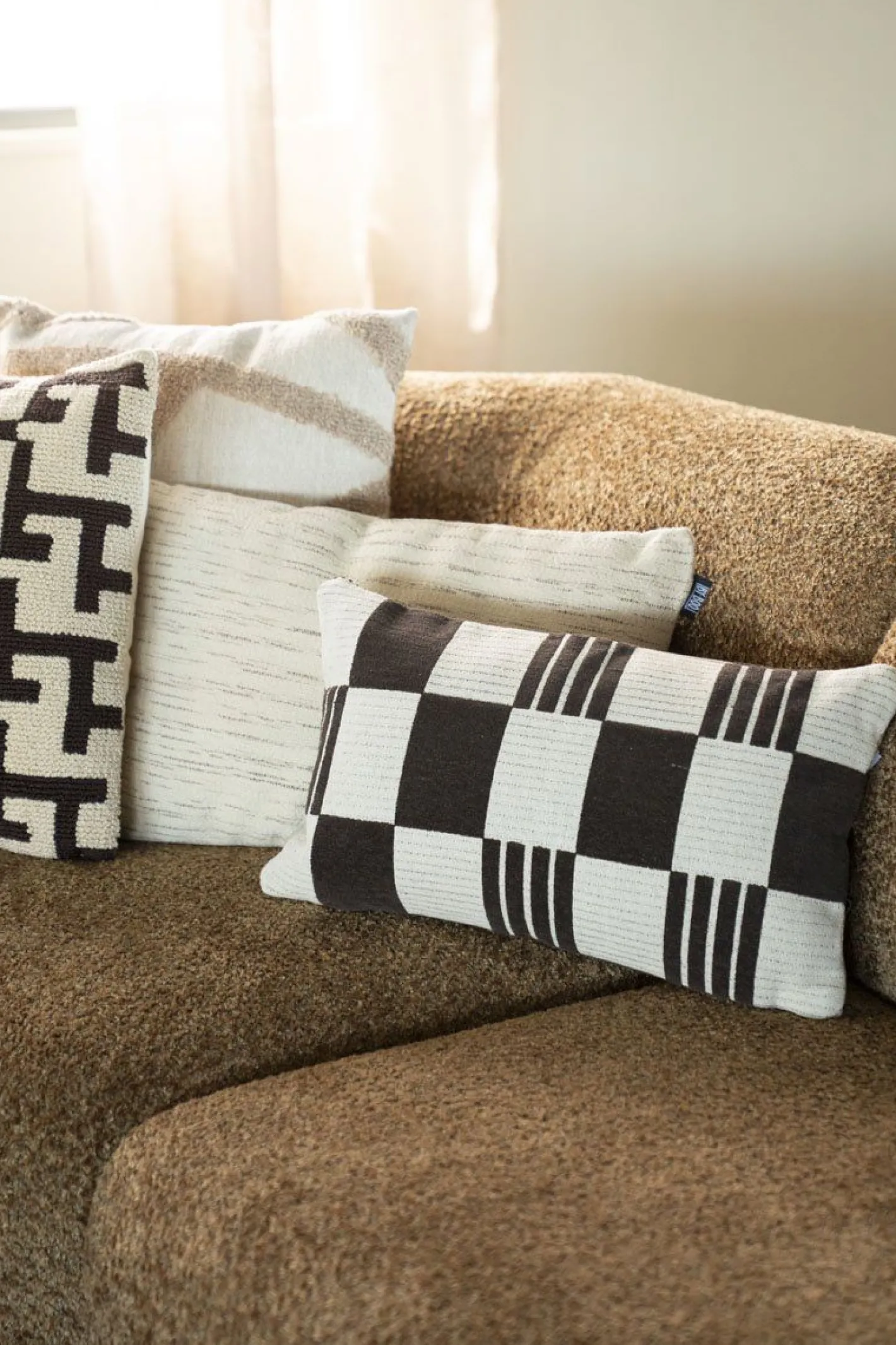 New By Boo Twist Rechthoekig Kussen Brown
