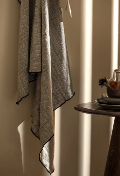 Hot WOOOD Unique Plaid Black, Off White