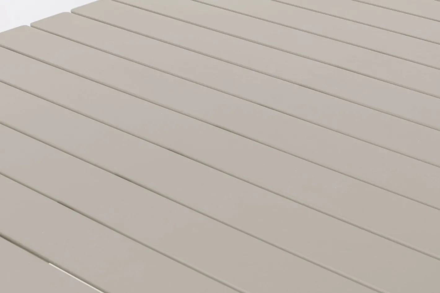 Best Zuiver Vondel Tuintafel White